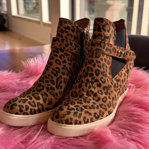 🐆Chetah 🐆platform ankle sneakers💋 - Picture 1 of 4
